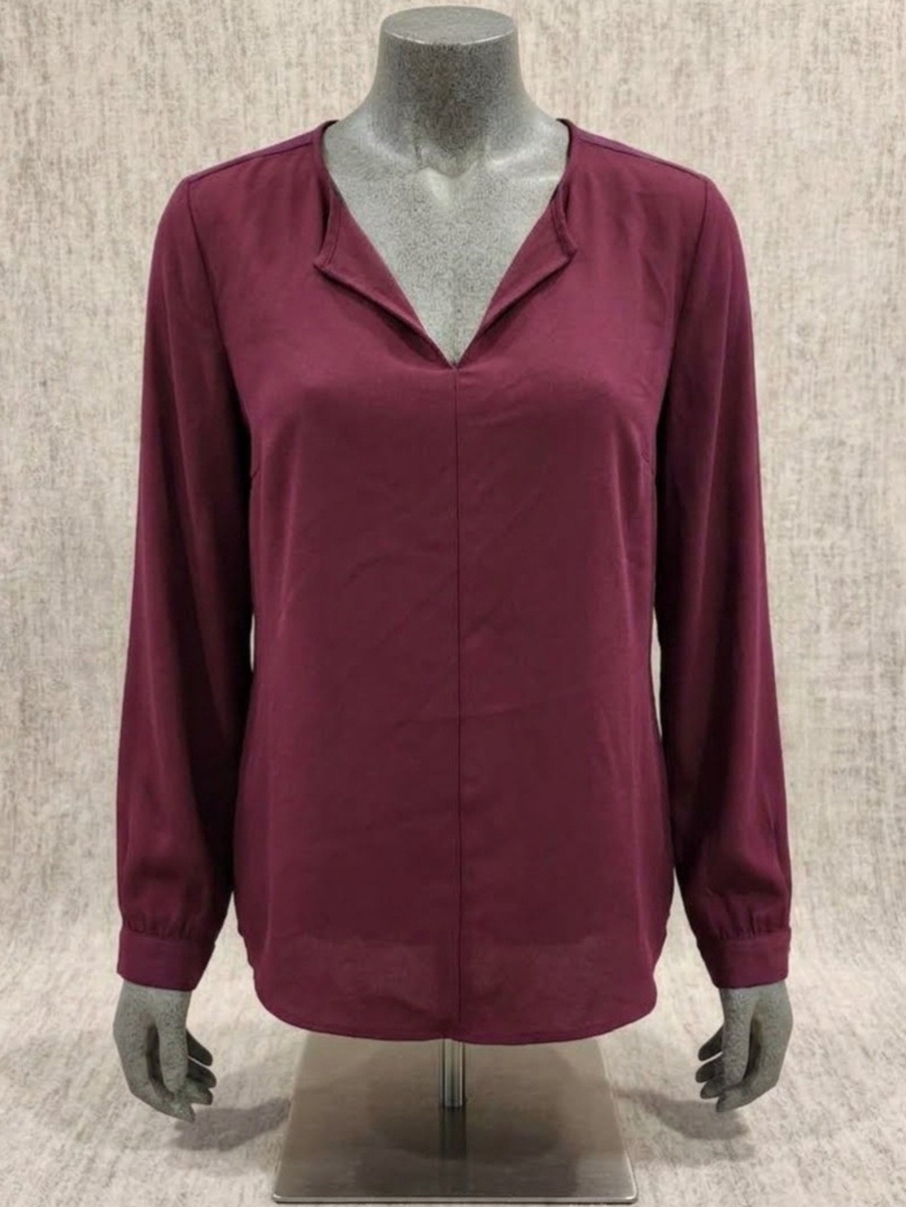 Ann Taylor Women's Burgundy V-Neck Long Sleeve Blouse Size Medium